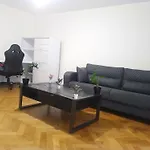 Charming Flat Center And Near The Lake