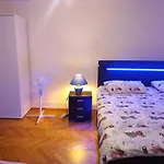 Charming Flat Center And Near The Lake